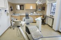Der Behandlungsraum der Zahnarztpraxis Dr. Hoppe